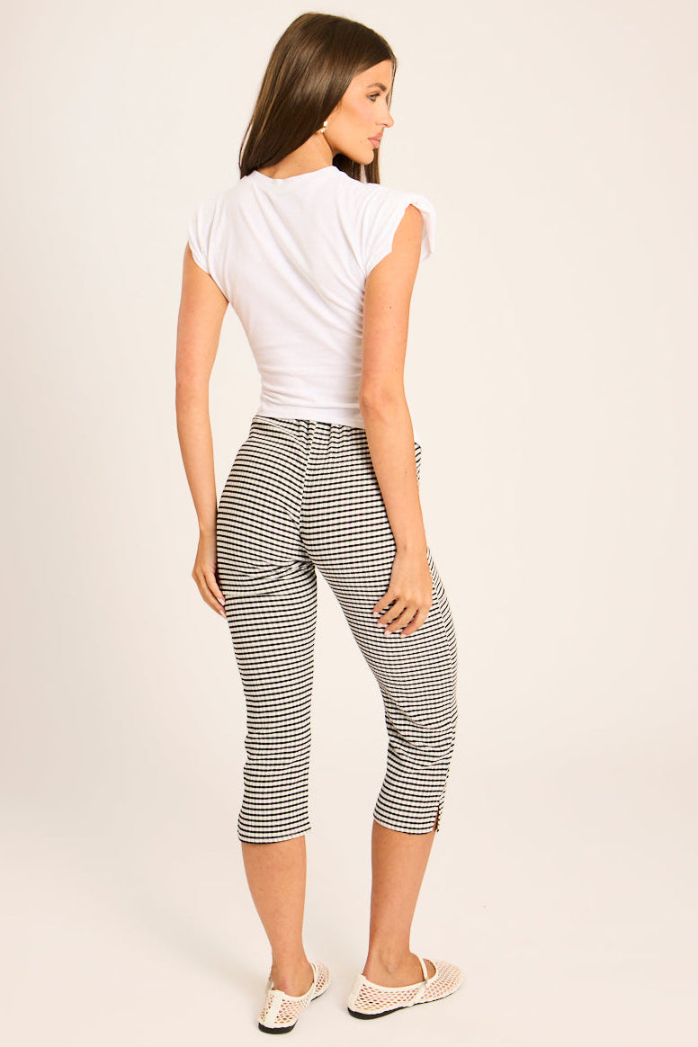 Black Gingham Print Split Hem Capri Pants - Noura
