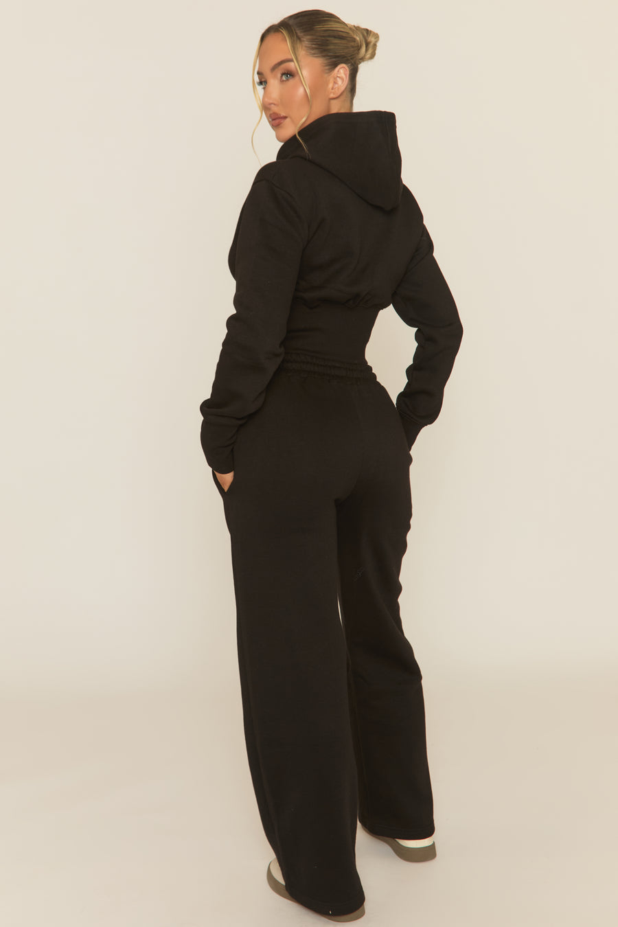 Black Contrast Motif Cropped Hoodie and Joggers Loungewear Set - Sameen