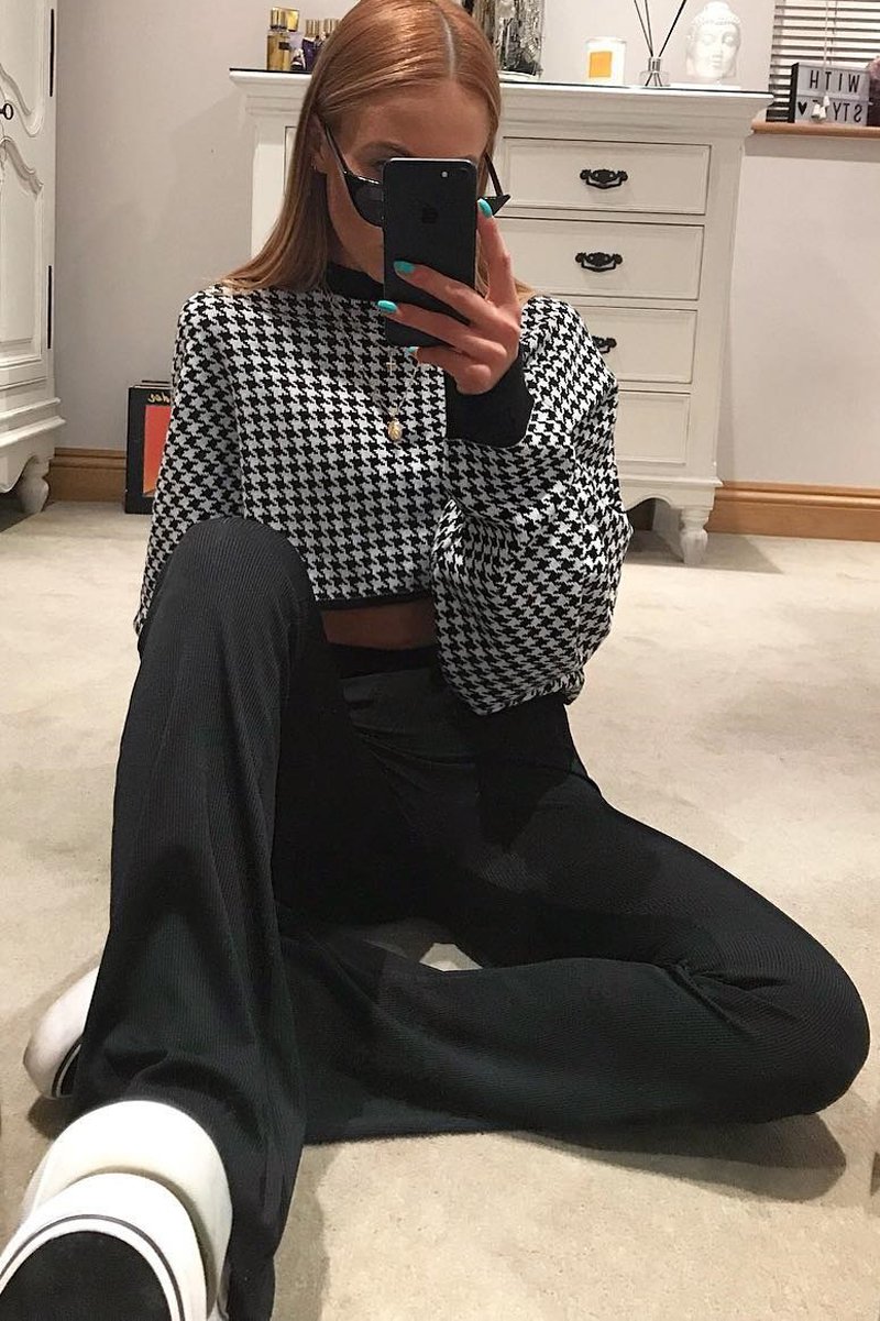 Black Hounds-Tooth Cropped Batwing Jumper - Lizy-Jumper