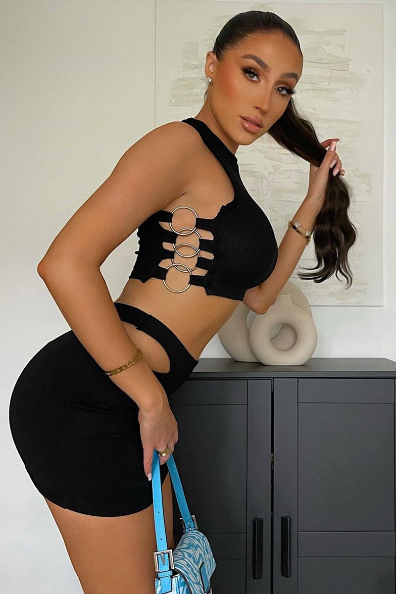 Black Side Ring Detail Ribbed Crop Top - Marisella-Crop Tops