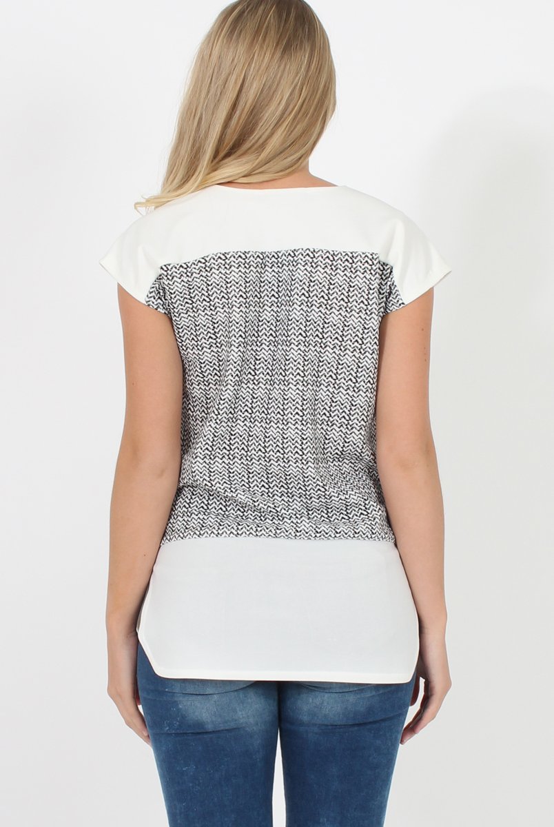 Black and White Zig Zag Patterend Tee - Jayla-T-shirt