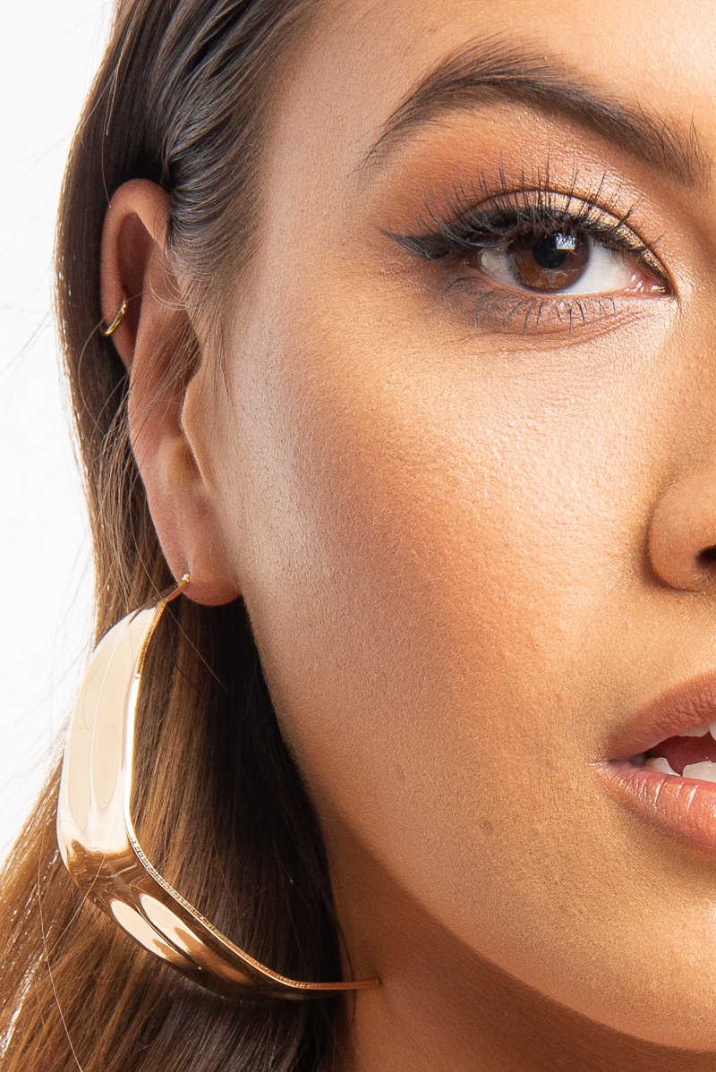 Gold Crinkled Imprinted Curved Earrings - Alyzia-Jewellery