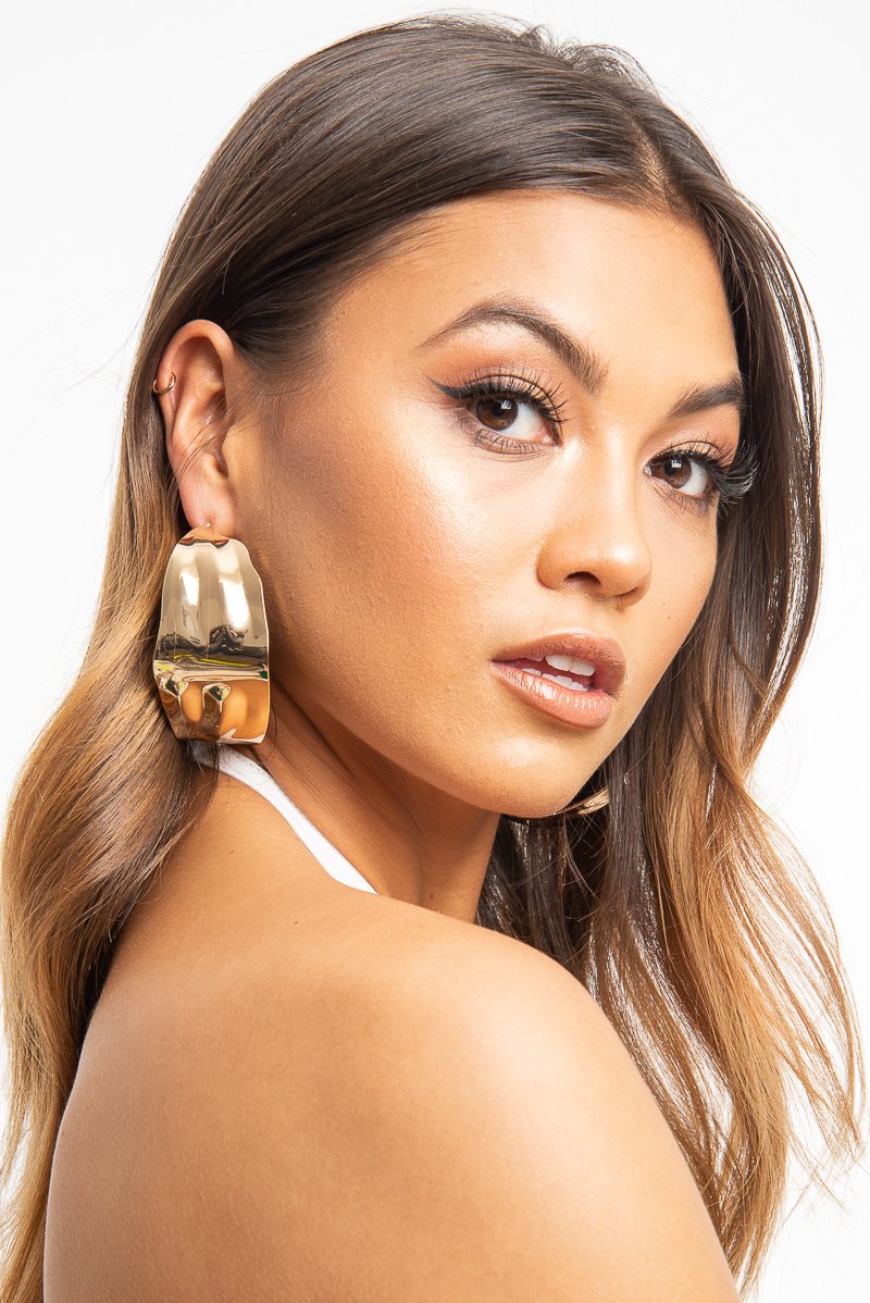 Gold Crinkled Imprinted Curved Earrings - Alyzia-Jewellery