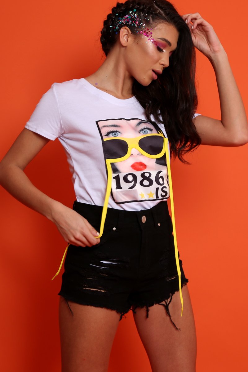 White Hanging Glasses 1986's T-shirt - Natally-Tops